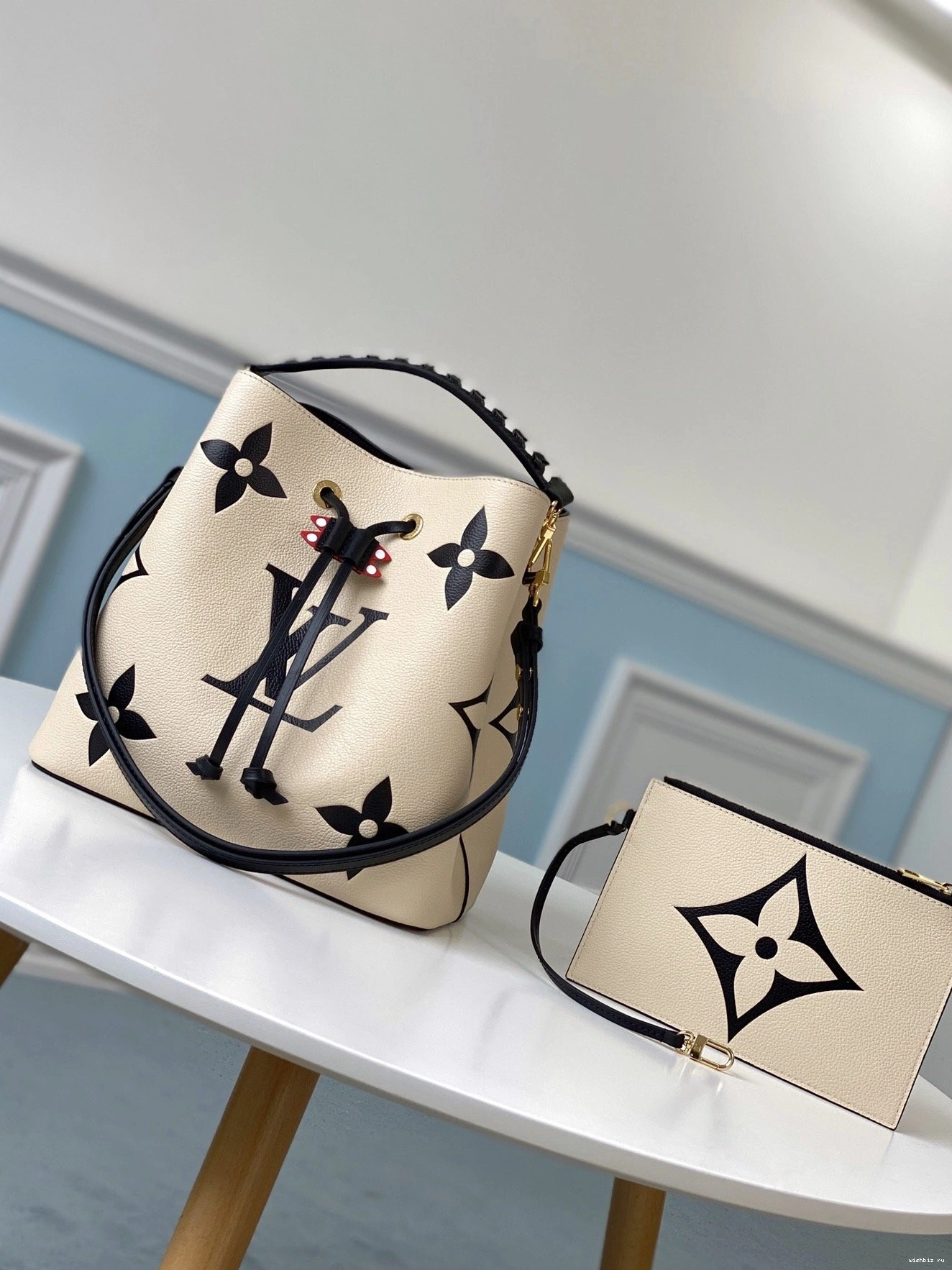 WIS LOUIS VUITTON NÉONOÉ 0107